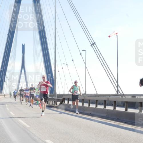 03.10.2025 - Köhlbrandbrückenlauf Matties Gatica Varas http://msf.ph/oto/9020165 03.10.2025 12:21:24 Position 1  meine-sportfotos.de