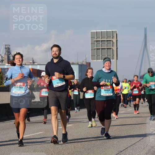 03.10.2025 - Köhlbrandbrückenlauf Luisa Fischer http://msf.ph/oto/9020168 03.10.2025 11:12:06 Position 3 2763, 3819, 2025, 1700 meine-sportfotos.de