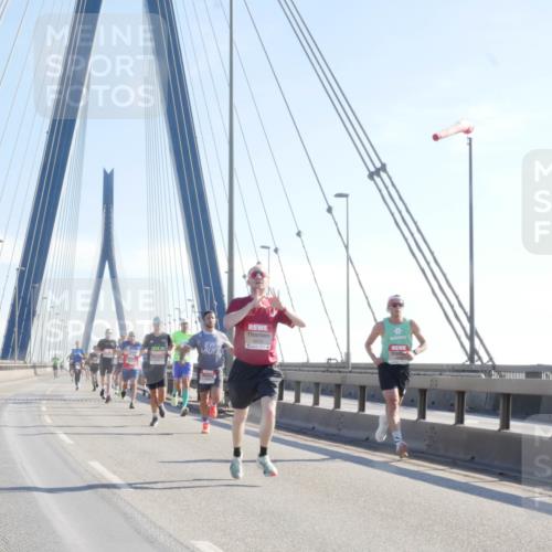 03.10.2025 - Köhlbrandbrückenlauf Matties Gatica Varas http://msf.ph/oto/9020172 03.10.2025 12:21:25 Position 1  meine-sportfotos.de