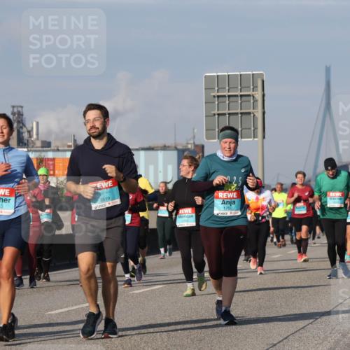03.10.2025 - Köhlbrandbrückenlauf Luisa Fischer http://msf.ph/oto/9020175 03.10.2025 11:12:07 Position 3 2763, 3819, 2385, 25, 1700 meine-sportfotos.de