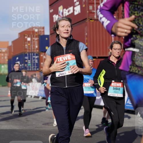 03.10.2025 - Köhlbrandbrückenlauf Michael Burmester http://msf.ph/oto/9020178 03.10.2025 10:20:57 Ziel 1463, 1607, 1609, 1667, 1706, 1846, 1965, 2076, 2142, 2200, 2362, 2416, 2456, 2512, 2720, 2721, 2943, 2969, 2977, 2978, 3215, 3306, 3408, 3772 meine-sportfotos.de