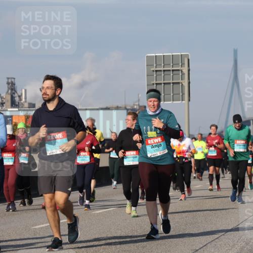 03.10.2025 - Köhlbrandbrückenlauf Luisa Fischer http://msf.ph/oto/9020179 03.10.2025 11:12:07 Position 3 3819, 2763, 1, 6, 1700 meine-sportfotos.de