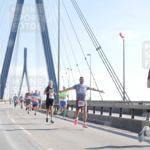 03.10.2025 - Köhlbrandbrückenlauf Matties Gatica Varas http://msf.ph/oto/9020180 03.10.2025 12:21:26 Position 1 6016 meine-sportfotos.de