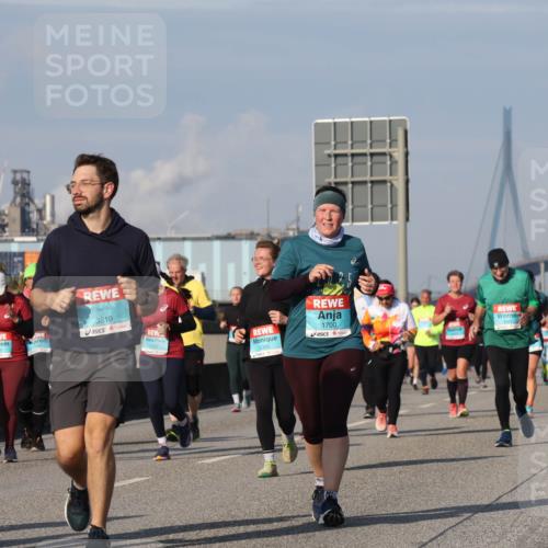 03.10.2025 - Köhlbrandbrückenlauf Luisa Fischer http://msf.ph/oto/9020182 03.10.2025 11:12:08 Position 3 2763, 3819, 2725, 1700 meine-sportfotos.de