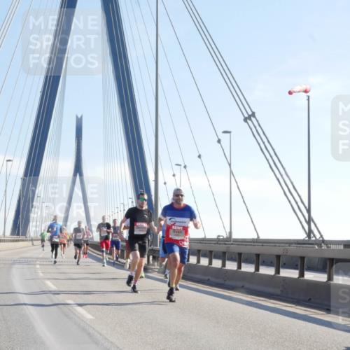 03.10.2025 - Köhlbrandbrückenlauf Matties Gatica Varas http://msf.ph/oto/9020199 03.10.2025 12:21:29 Position 1  meine-sportfotos.de