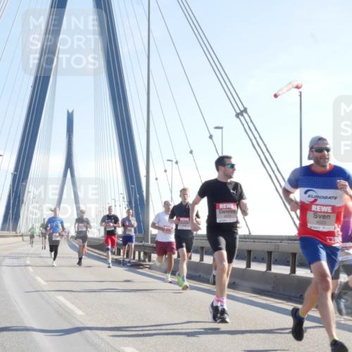 03.10.2025 - Köhlbrandbrückenlauf Matties Gatica Varas http://msf.ph/oto/9020211 03.10.2025 12:21:31 Position 1 4079, 4023 meine-sportfotos.de
