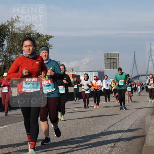 03.10.2025 - Köhlbrandbrückenlauf Luisa Fischer http://msf.ph/oto/9020218 03.10.2025 11:12:12 Position 3 3479, 1700 meine-sportfotos.de