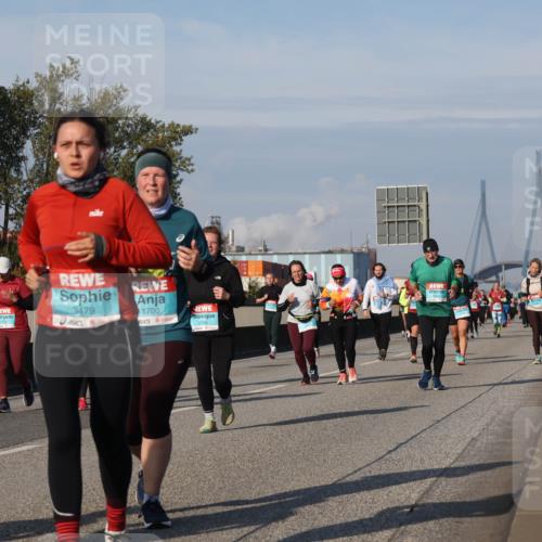 03.10.2025 - Köhlbrandbrückenlauf Luisa Fischer http://msf.ph/oto/9020221 03.10.2025 11:12:12 Position 3 3479, 1700, 2385 meine-sportfotos.de
