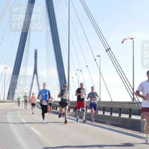 03.10.2025 - Köhlbrandbrückenlauf Matties Gatica Varas http://msf.ph/oto/9020230 03.10.2025 12:21:33 Position 1  meine-sportfotos.de
