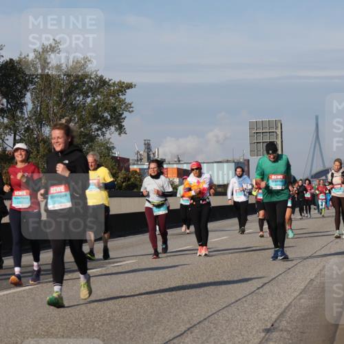 03.10.2025 - Köhlbrandbrückenlauf Luisa Fischer http://msf.ph/oto/9020239 03.10.2025 11:12:14 Position 3 2727 meine-sportfotos.de
