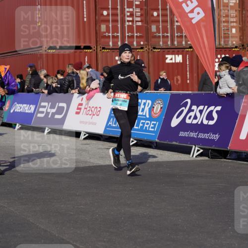 03.10.2025 - Köhlbrandbrückenlauf Michael Burmester http://msf.ph/oto/9020240 03.10.2025 10:21:01 Ziel 1667, 1846, 1965, 2076, 2200, 2362, 2456, 2720, 2721, 3306, 3408, 3772 meine-sportfotos.de