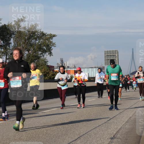 03.10.2025 - Köhlbrandbrückenlauf Luisa Fischer http://msf.ph/oto/9020242 03.10.2025 11:12:14 Position 3 2726, 2385 meine-sportfotos.de
