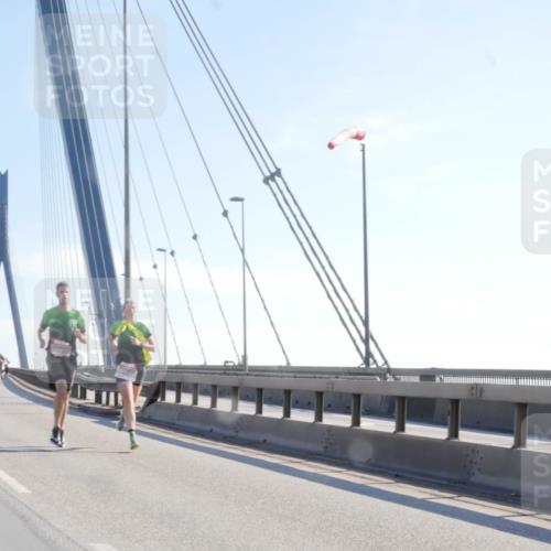03.10.2025 - Köhlbrandbrückenlauf Matties Gatica Varas http://msf.ph/oto/9020268 03.10.2025 12:21:39 Position 1  meine-sportfotos.de
