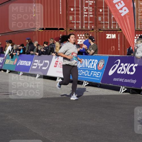 03.10.2025 - Köhlbrandbrückenlauf Michael Burmester http://msf.ph/oto/9020271 03.10.2025 10:21:03 Ziel 1667, 1846, 2076, 2200, 2362, 2415, 2456, 2720, 2721, 3306, 3408, 3772 meine-sportfotos.de