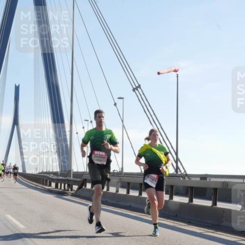 03.10.2025 - Köhlbrandbrückenlauf Matties Gatica Varas http://msf.ph/oto/9020276 03.10.2025 12:21:41 Position 1 6624 meine-sportfotos.de