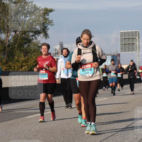 03.10.2025 - Köhlbrandbrückenlauf Luisa Fischer http://msf.ph/oto/9020297 03.10.2025 11:12:21 Position 3 2359, 3663, 2058 meine-sportfotos.de