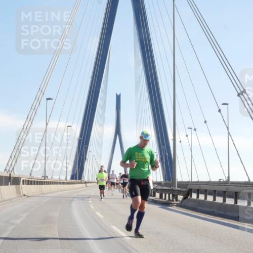 03.10.2025 - Köhlbrandbrückenlauf Matties Gatica Varas http://msf.ph/oto/9020300 03.10.2025 12:21:44 Position 1 7 meine-sportfotos.de