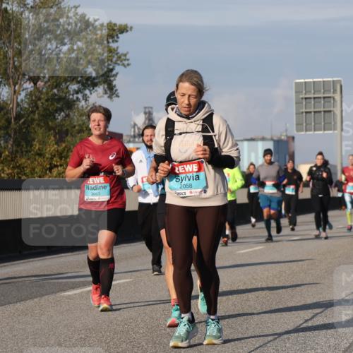 03.10.2025 - Köhlbrandbrückenlauf Luisa Fischer http://msf.ph/oto/9020301 03.10.2025 11:12:21 Position 3 2359, 3663, 2058 meine-sportfotos.de