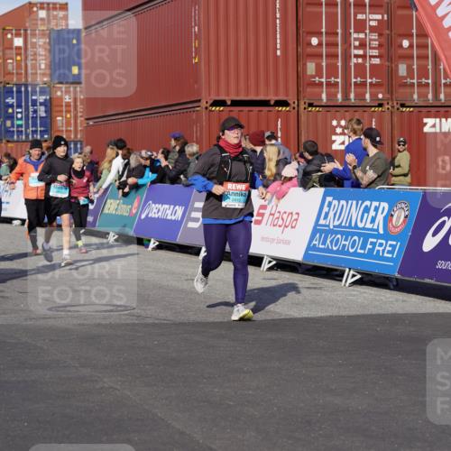 03.10.2025 - Köhlbrandbrückenlauf Michael Burmester http://msf.ph/oto/9020304 03.10.2025 10:21:09 Ziel 1757, 1899, 2068, 2119, 2350, 2369, 2415, 2456, 2897, 3839 meine-sportfotos.de