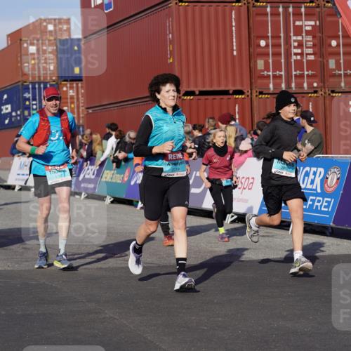 03.10.2025 - Köhlbrandbrückenlauf Michael Burmester http://msf.ph/oto/9020327 03.10.2025 10:21:12 Ziel 1757, 1899, 1992, 2068, 2119, 2350, 2369, 2415, 2616, 2897, 3116, 3839 meine-sportfotos.de