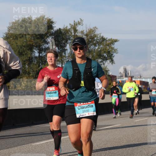 03.10.2025 - Köhlbrandbrückenlauf Luisa Fischer http://msf.ph/oto/9020329 03.10.2025 11:12:24 Position 3 2058, 380, 3663, 2830 meine-sportfotos.de