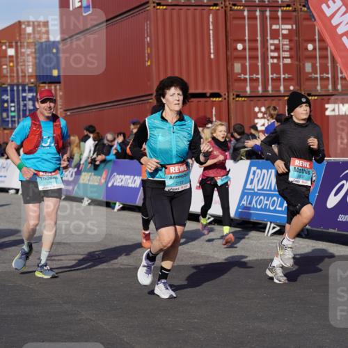 03.10.2025 - Köhlbrandbrückenlauf Michael Burmester http://msf.ph/oto/9020341 03.10.2025 10:21:12 Ziel 1757, 1899, 1992, 2068, 2119, 2350, 2369, 2415, 2616, 2897, 3116, 3839 meine-sportfotos.de