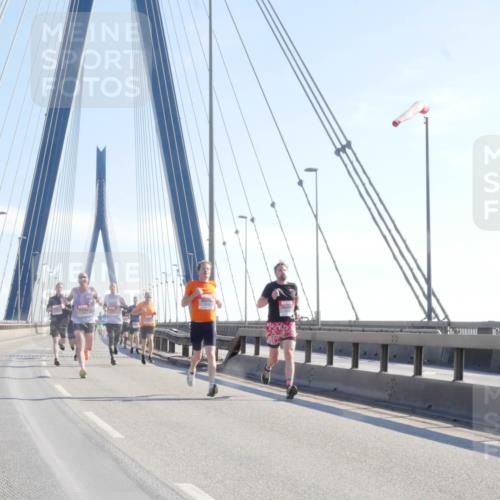 03.10.2025 - Köhlbrandbrückenlauf Matties Gatica Varas http://msf.ph/oto/9020364 03.10.2025 12:21:57 Position 1  meine-sportfotos.de