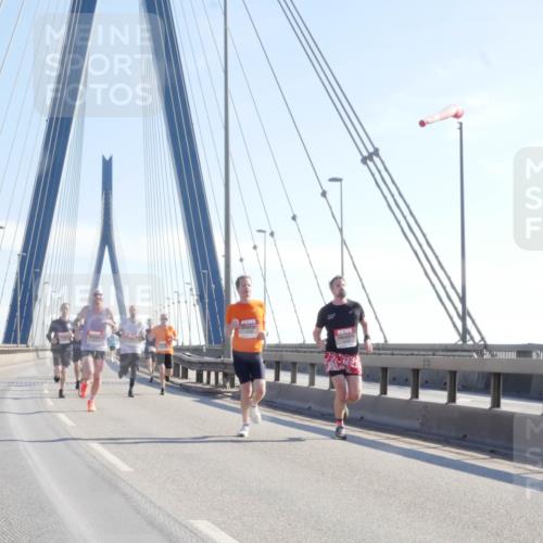 03.10.2025 - Köhlbrandbrückenlauf Matties Gatica Varas http://msf.ph/oto/9020369 03.10.2025 12:21:58 Position 1  meine-sportfotos.de