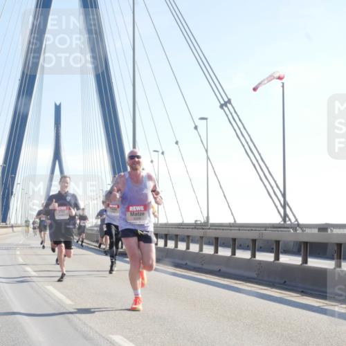 03.10.2025 - Köhlbrandbrückenlauf Matties Gatica Varas http://msf.ph/oto/9020386 03.10.2025 12:22:00 Position 1 6206 meine-sportfotos.de