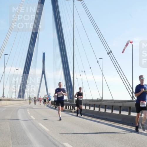 03.10.2025 - Köhlbrandbrückenlauf Matties Gatica Varas http://msf.ph/oto/9020421 03.10.2025 12:22:05 Position 1  meine-sportfotos.de