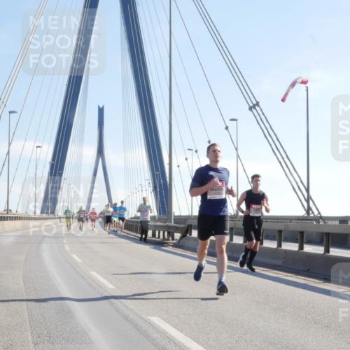 03.10.2025 - Köhlbrandbrückenlauf Matties Gatica Varas http://msf.ph/oto/9020430 03.10.2025 12:22:06 Position 1  meine-sportfotos.de