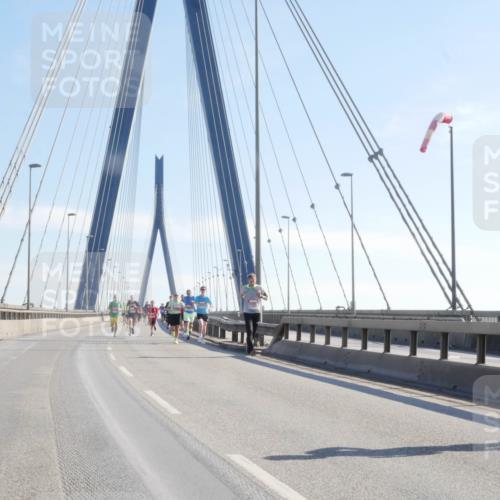 03.10.2025 - Köhlbrandbrückenlauf Matties Gatica Varas http://msf.ph/oto/9020440 03.10.2025 12:22:08 Position 1  meine-sportfotos.de