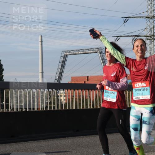 03.10.2025 - Köhlbrandbrückenlauf Luisa Fischer http://msf.ph/oto/9020441 03.10.2025 11:12:37 Position 3 2554, 2533 meine-sportfotos.de