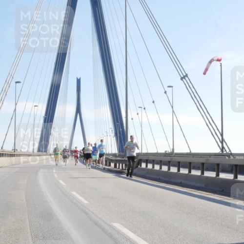 03.10.2025 - Köhlbrandbrückenlauf Matties Gatica Varas http://msf.ph/oto/9020442 03.10.2025 12:22:08 Position 1  meine-sportfotos.de