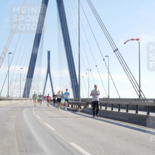 03.10.2025 - Köhlbrandbrückenlauf Matties Gatica Varas http://msf.ph/oto/9020447 03.10.2025 12:22:09 Position 1  meine-sportfotos.de