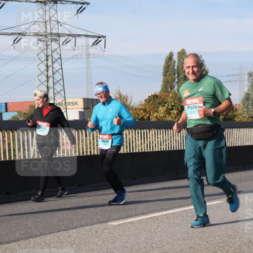 03.10.2025 - Köhlbrandbrückenlauf Luisa Fischer http://msf.ph/oto/9020471 03.10.2025 11:12:41 Position 3 780, 3324, 3072, 2272 meine-sportfotos.de