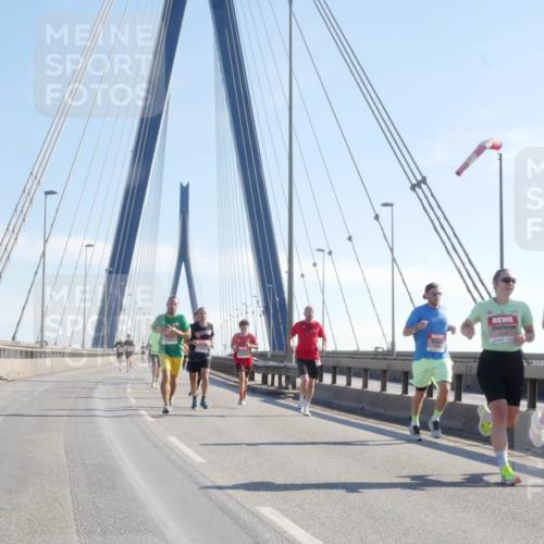 03.10.2025 - Köhlbrandbrückenlauf Matties Gatica Varas http://msf.ph/oto/9020476 03.10.2025 12:22:14 Position 1  meine-sportfotos.de