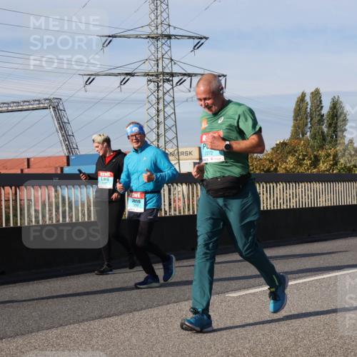 03.10.2025 - Köhlbrandbrückenlauf Luisa Fischer http://msf.ph/oto/9020478 03.10.2025 11:12:42 Position 3 3324, 3012, 2272 meine-sportfotos.de