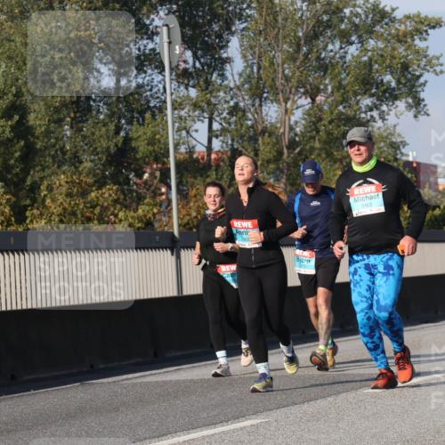 03.10.2025 - Köhlbrandbrückenlauf Luisa Fischer http://msf.ph/oto/9020482 03.10.2025 11:12:44 Position 3 2462, 2463 meine-sportfotos.de