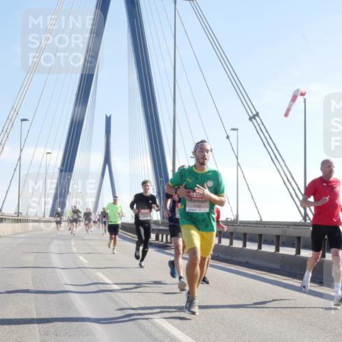 03.10.2025 - Köhlbrandbrückenlauf Matties Gatica Varas http://msf.ph/oto/9020494 03.10.2025 12:22:17 Position 1 4102 meine-sportfotos.de
