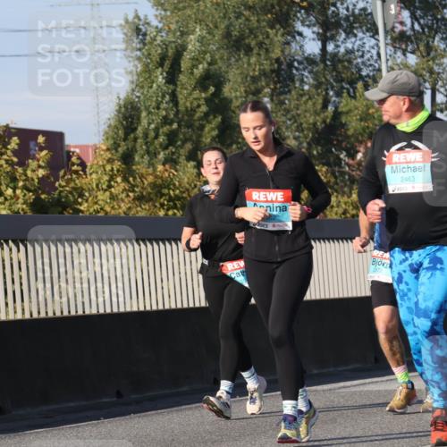 03.10.2025 - Köhlbrandbrückenlauf Luisa Fischer http://msf.ph/oto/9020497 03.10.2025 11:12:45 Position 3 62, 2973, 2463 meine-sportfotos.de