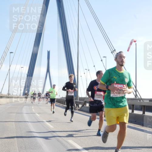 03.10.2025 - Köhlbrandbrückenlauf Matties Gatica Varas http://msf.ph/oto/9020498 03.10.2025 12:22:17 Position 1 102, 6015 meine-sportfotos.de
