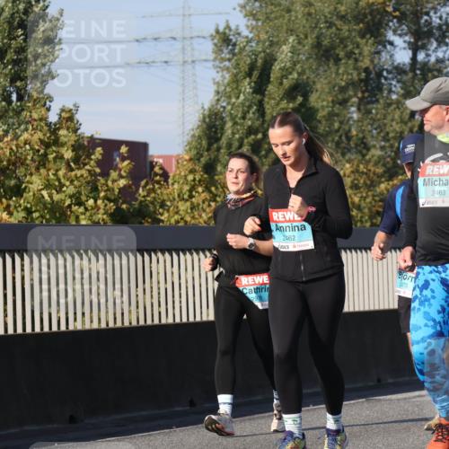 03.10.2025 - Köhlbrandbrückenlauf Luisa Fischer http://msf.ph/oto/9020499 03.10.2025 11:12:46 Position 3 2976, 2462, 2973, 2463 meine-sportfotos.de