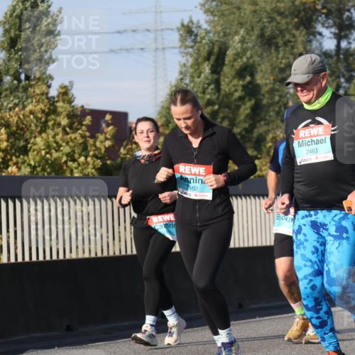 03.10.2025 - Köhlbrandbrückenlauf Luisa Fischer http://msf.ph/oto/9020503 03.10.2025 11:12:46 Position 3 2462, 2973, 2463 meine-sportfotos.de