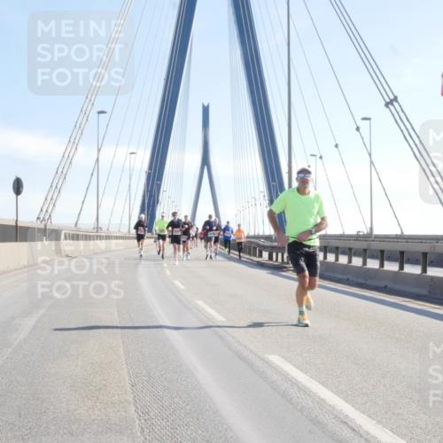 03.10.2025 - Köhlbrandbrückenlauf Matties Gatica Varas http://msf.ph/oto/9020513 03.10.2025 12:22:20 Position 1  meine-sportfotos.de