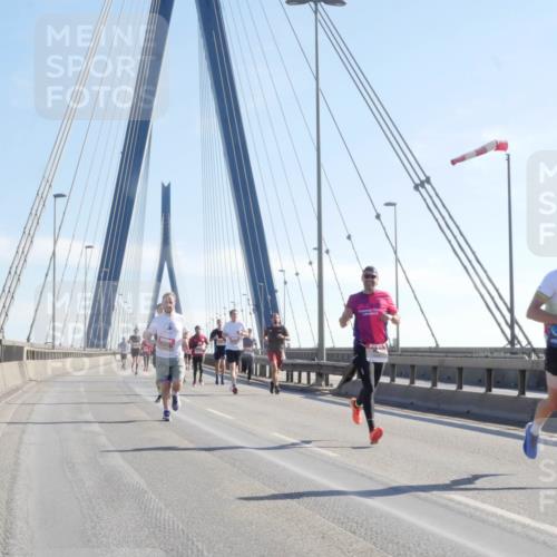 03.10.2025 - Köhlbrandbrückenlauf Matties Gatica Varas http://msf.ph/oto/9020549 03.10.2025 12:22:30 Position 1 11111 meine-sportfotos.de