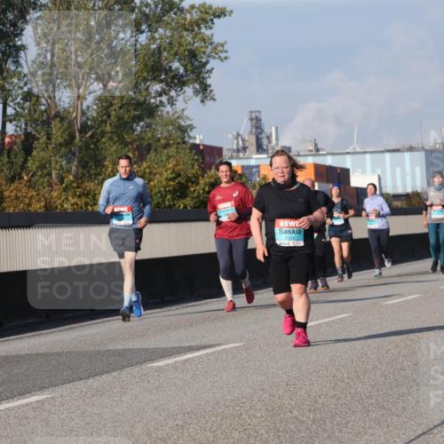 03.10.2025 - Köhlbrandbrückenlauf Luisa Fischer http://msf.ph/oto/9020551 03.10.2025 11:12:51 Position 3 2504 meine-sportfotos.de