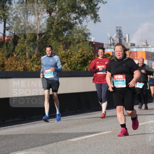 03.10.2025 - Köhlbrandbrückenlauf Luisa Fischer http://msf.ph/oto/9020554 03.10.2025 11:12:51 Position 3 1, 2546, 2504 meine-sportfotos.de