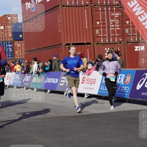 03.10.2025 - Köhlbrandbrückenlauf Michael Burmester http://msf.ph/oto/9020561 03.10.2025 10:21:29 Ziel 1252, 1483, 2053, 2137, 2143, 2164, 2174, 2210, 2255, 2439, 2622, 3259, 3535, 3536, 3537, 3538 meine-sportfotos.de