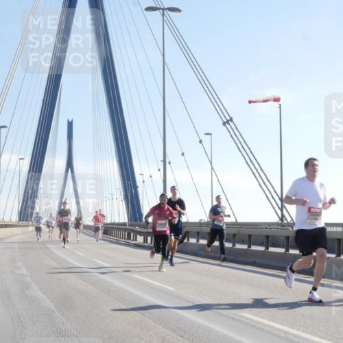 03.10.2025 - Köhlbrandbrückenlauf Matties Gatica Varas http://msf.ph/oto/9020575 03.10.2025 12:22:35 Position 1  meine-sportfotos.de
